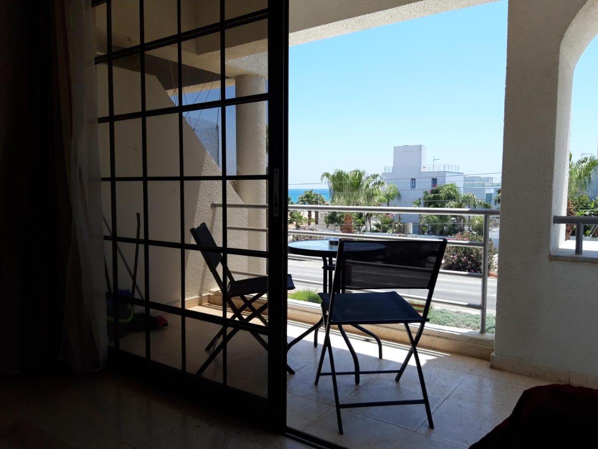 La Veranda Sea View Apartments Larnaca Exterior photo