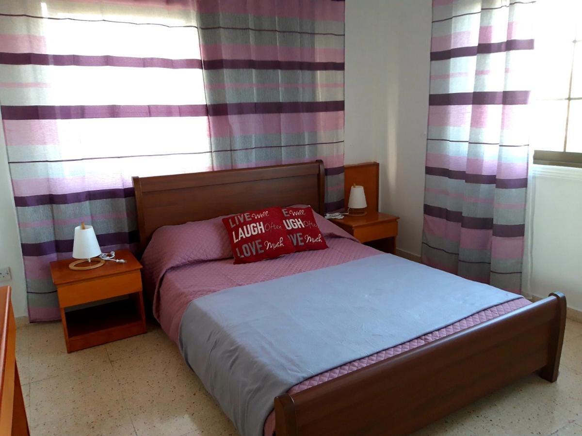 La Veranda Sea View Apartments Larnaca Exterior photo