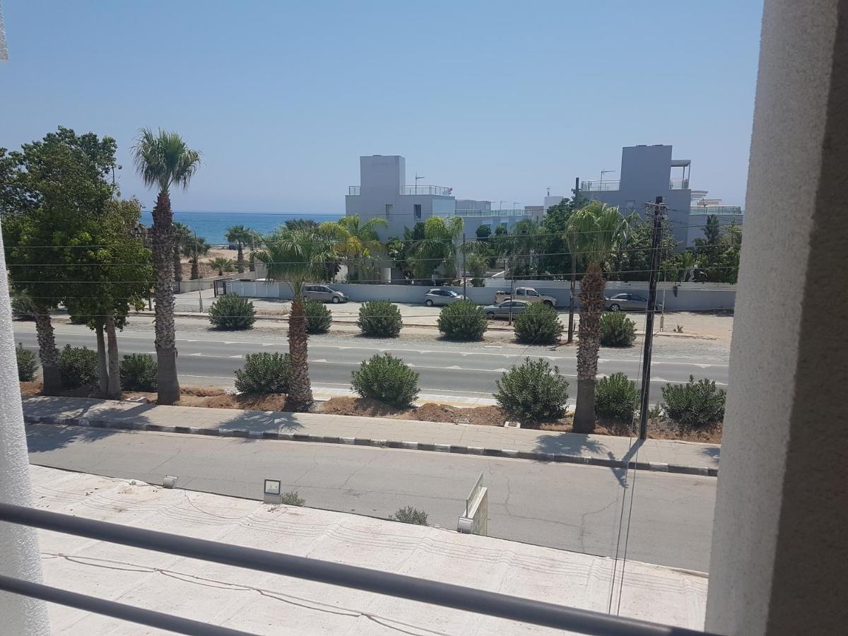 La Veranda Sea View Apartments Larnaca Exterior photo