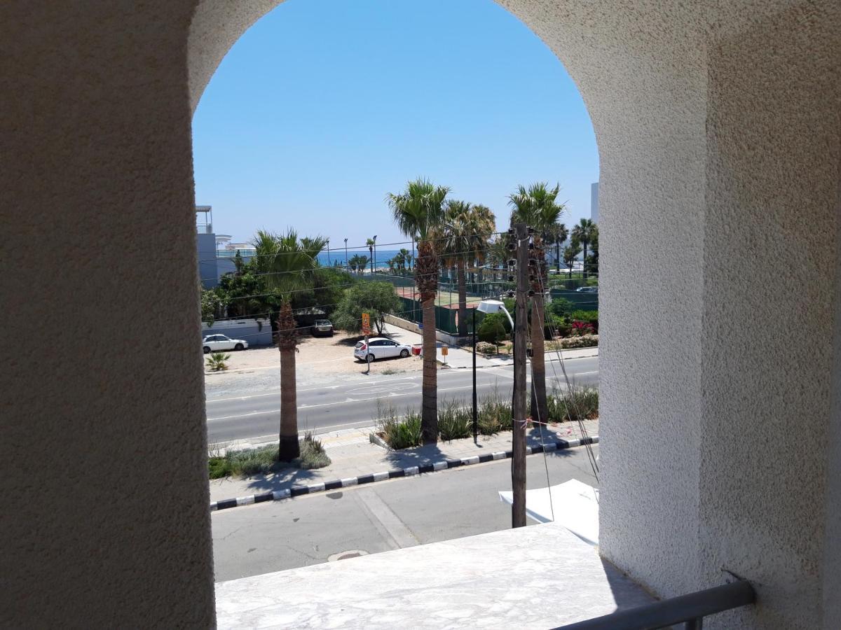La Veranda Sea View Apartments Larnaca Exterior photo