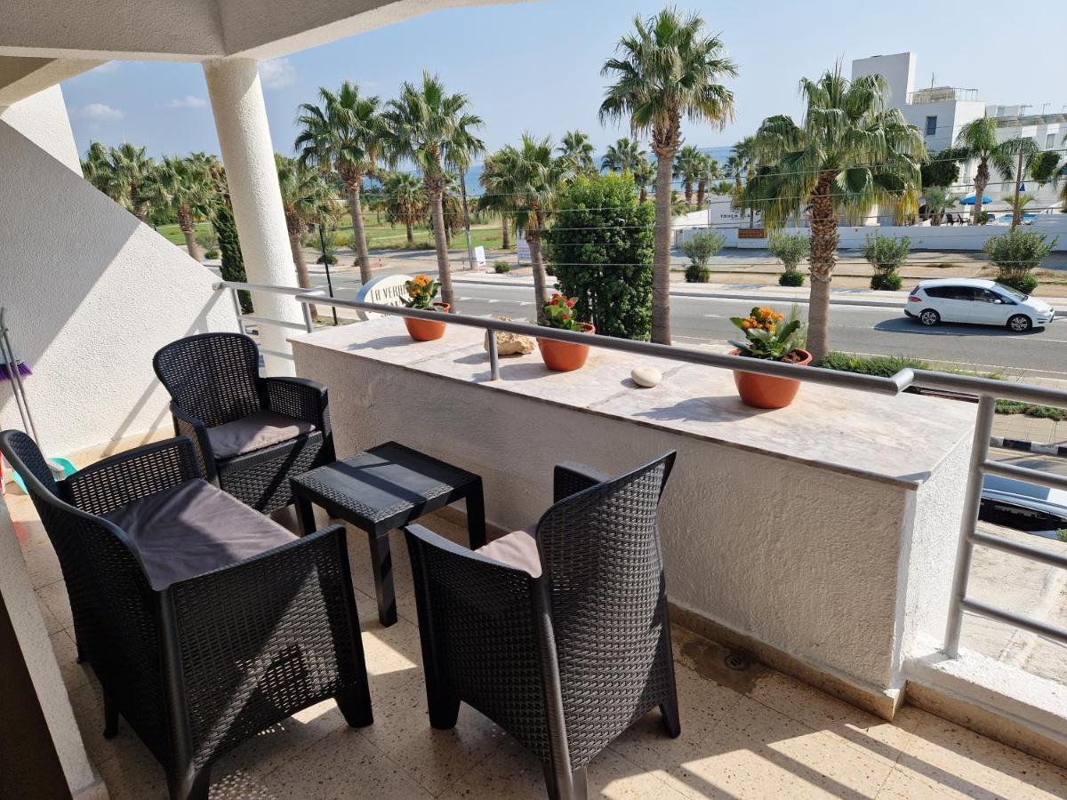 La Veranda Sea View Apartments Larnaca Exterior photo